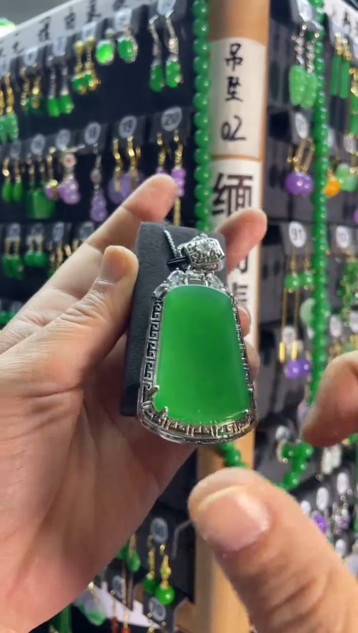 【闪购商品】翡翠颈饰银S925镶嵌212....