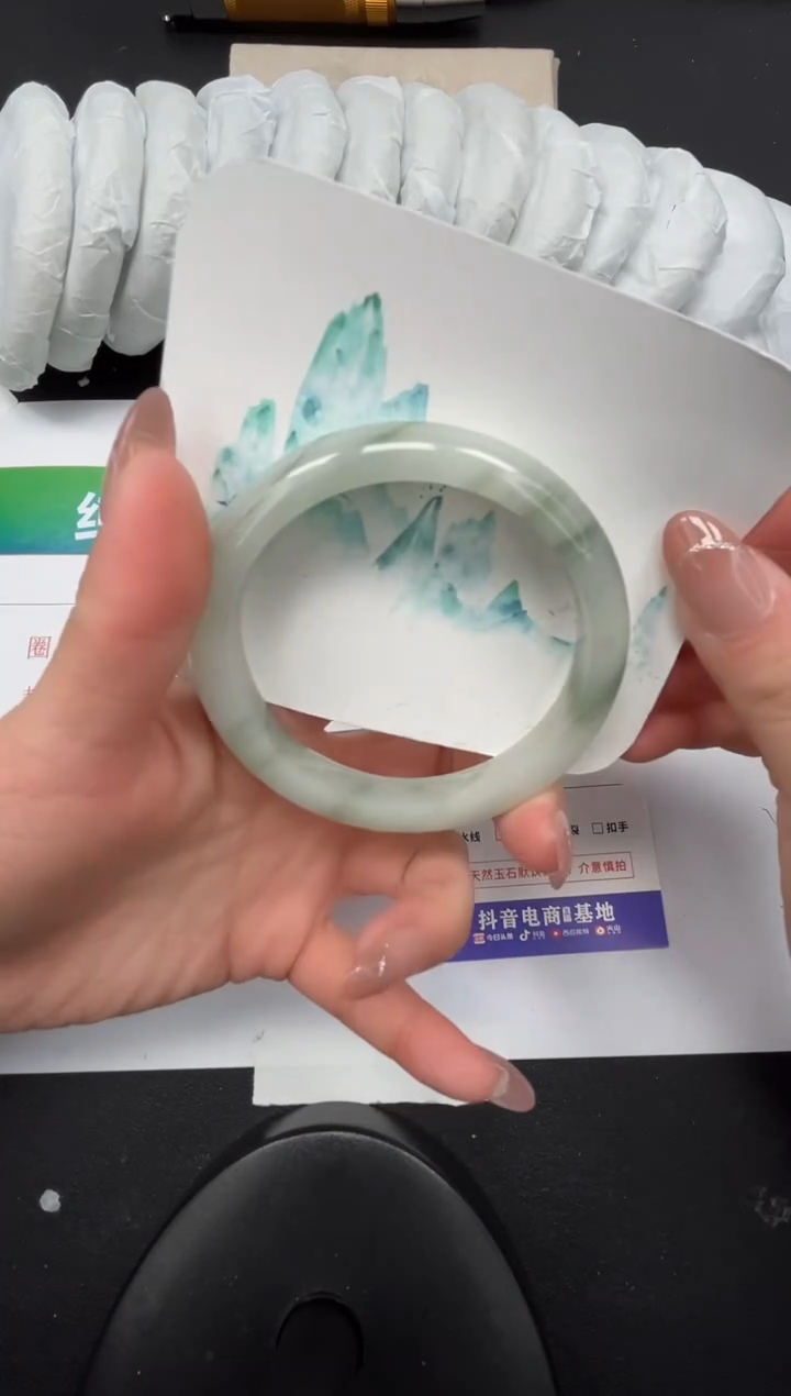 【闪购商品】石英质玉手镯未镶嵌303-60.8