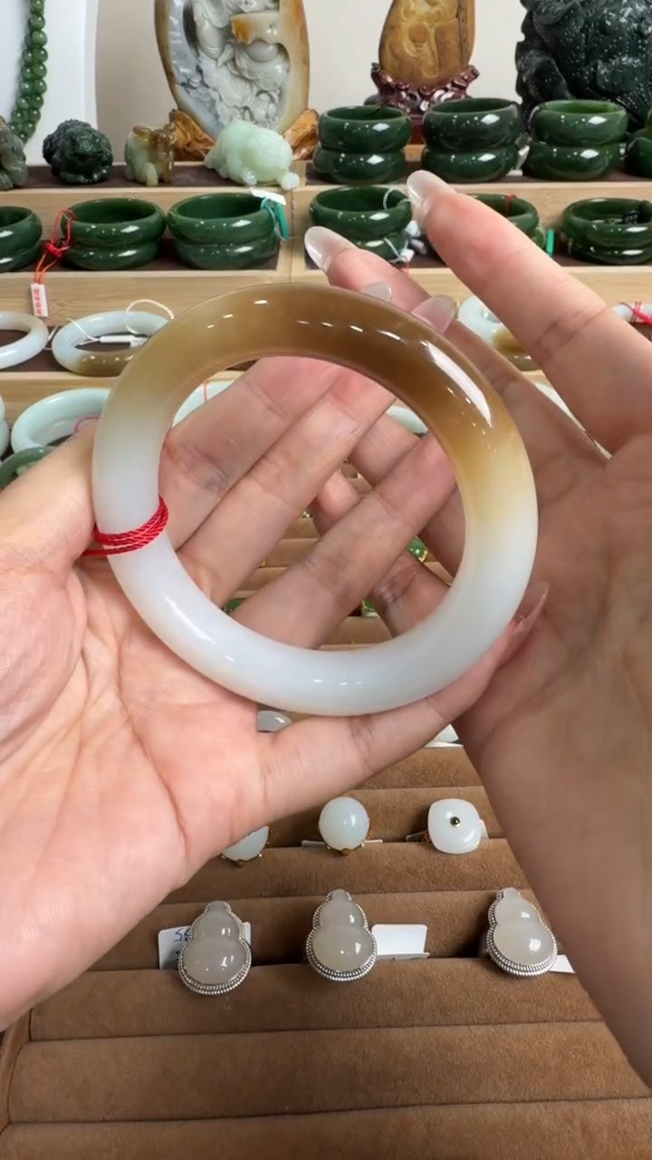 颈饰未镶嵌和田玉手镯60