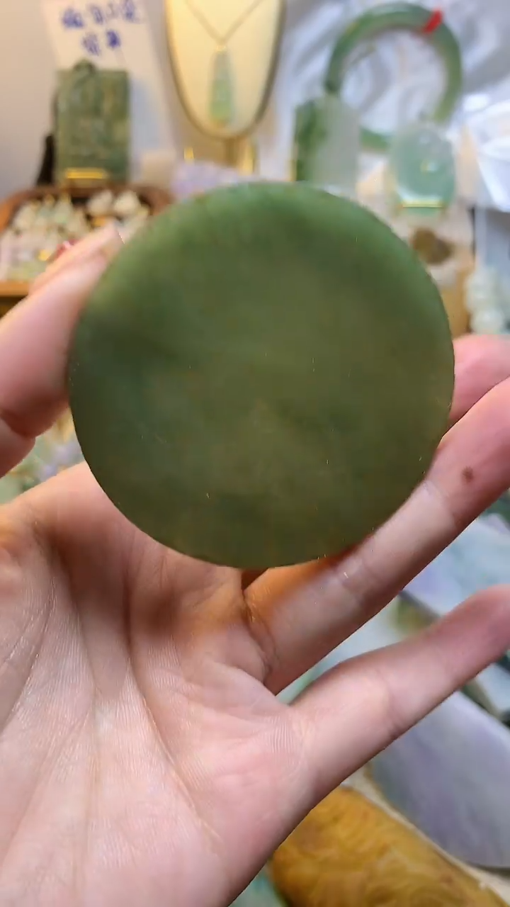 未镶嵌挂件翡翠缅甸A货翡翠,没有运费险,有纹有裂