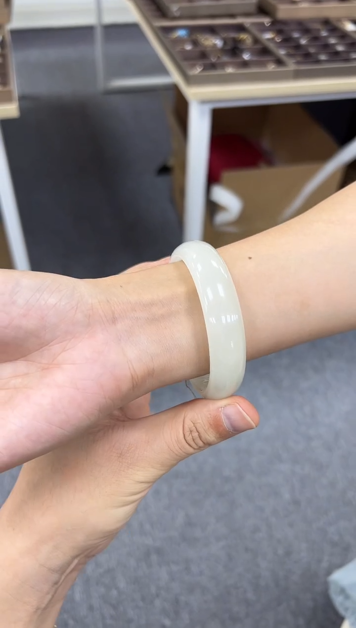 未镶嵌手镯和田玉59  179