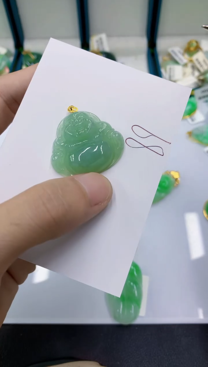 颈饰18K金镶嵌翡翠翡翠