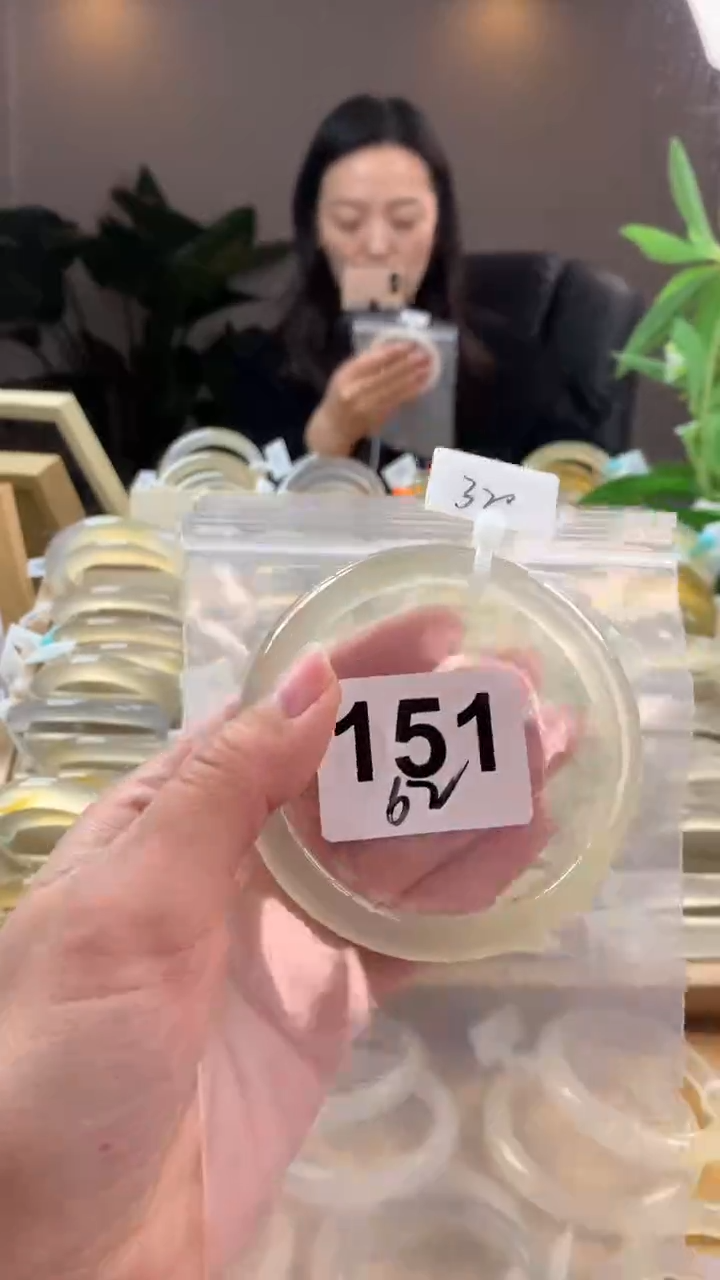 【闪购商品】玛瑙/玉髓手镯未镶嵌151