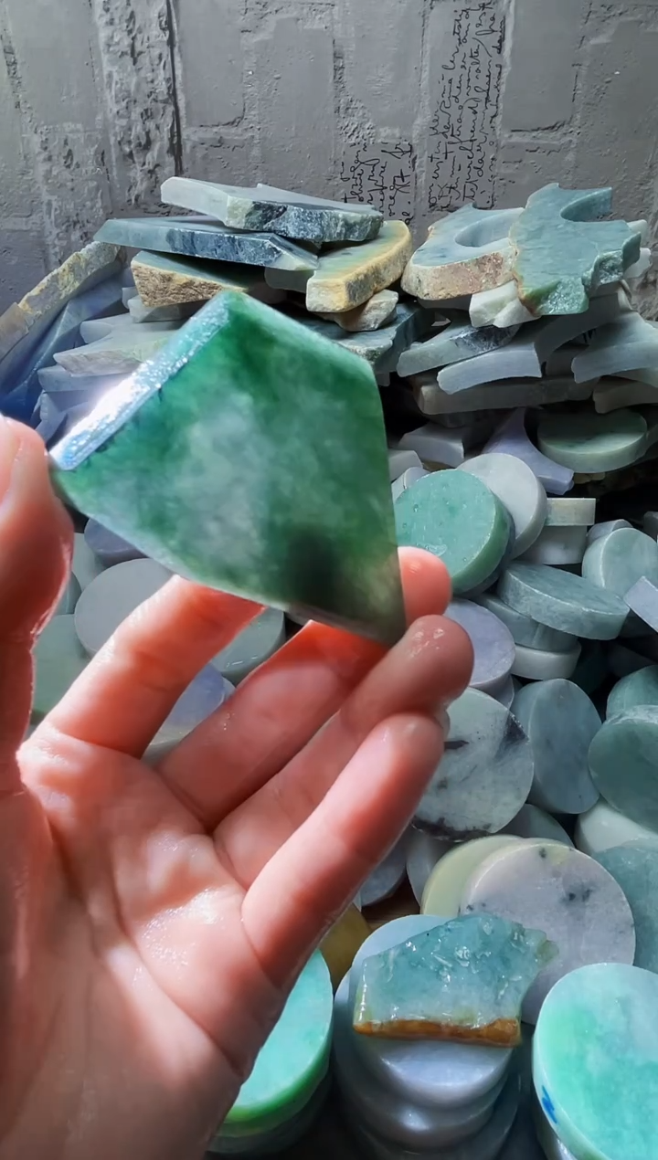 裸石翡翠鷹*天然翡翠A货石 南 206