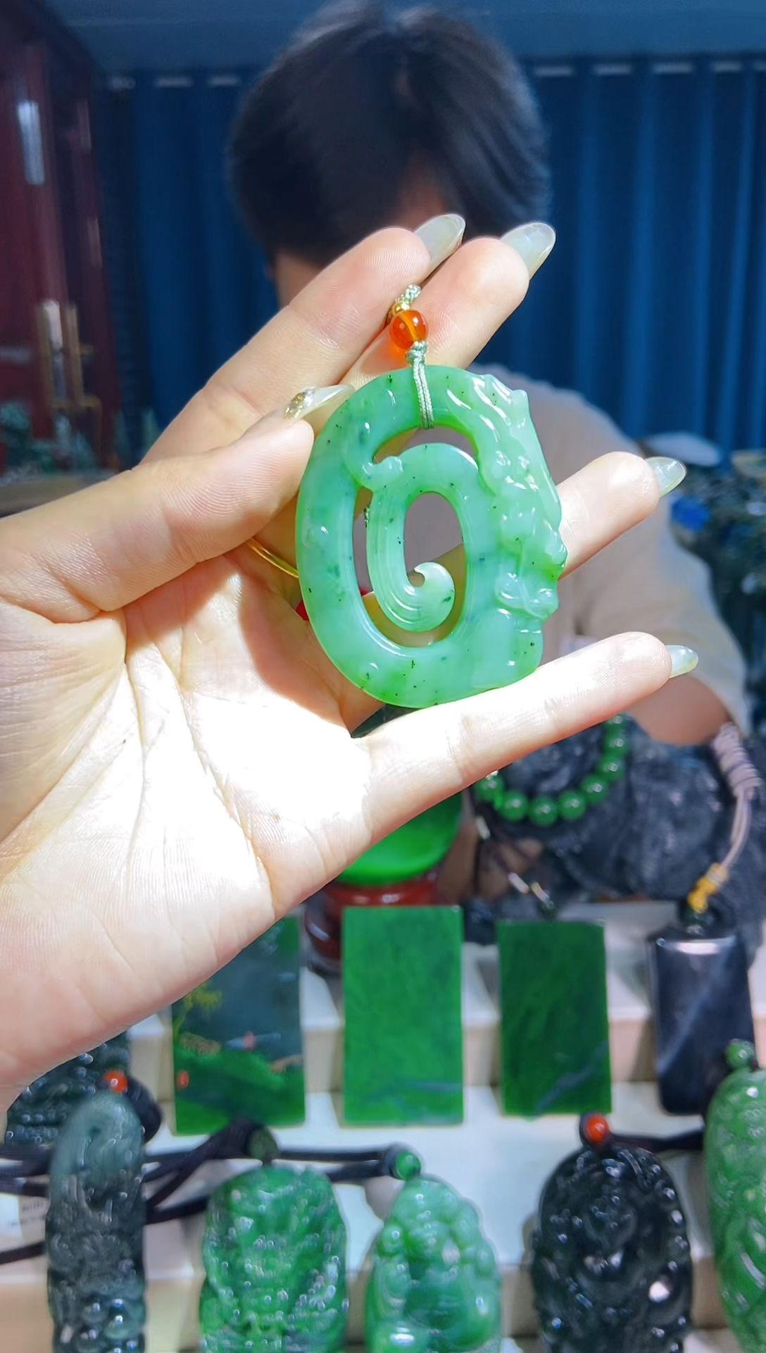 和田玉未镶嵌颈饰1