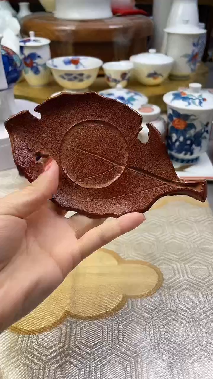 【闪购商品】盘南部铁器叶子杯托