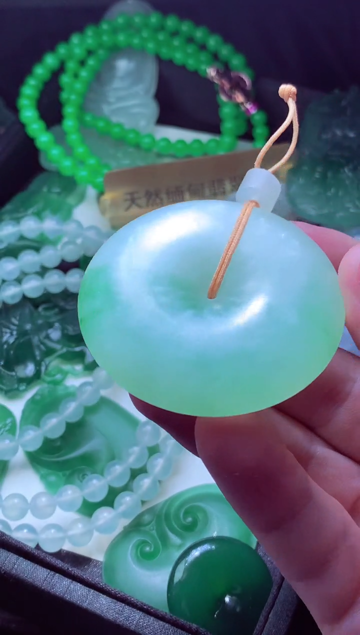 定制翡翠未镶嵌玲*体天然缅甸翡翠A货毛货吊坠