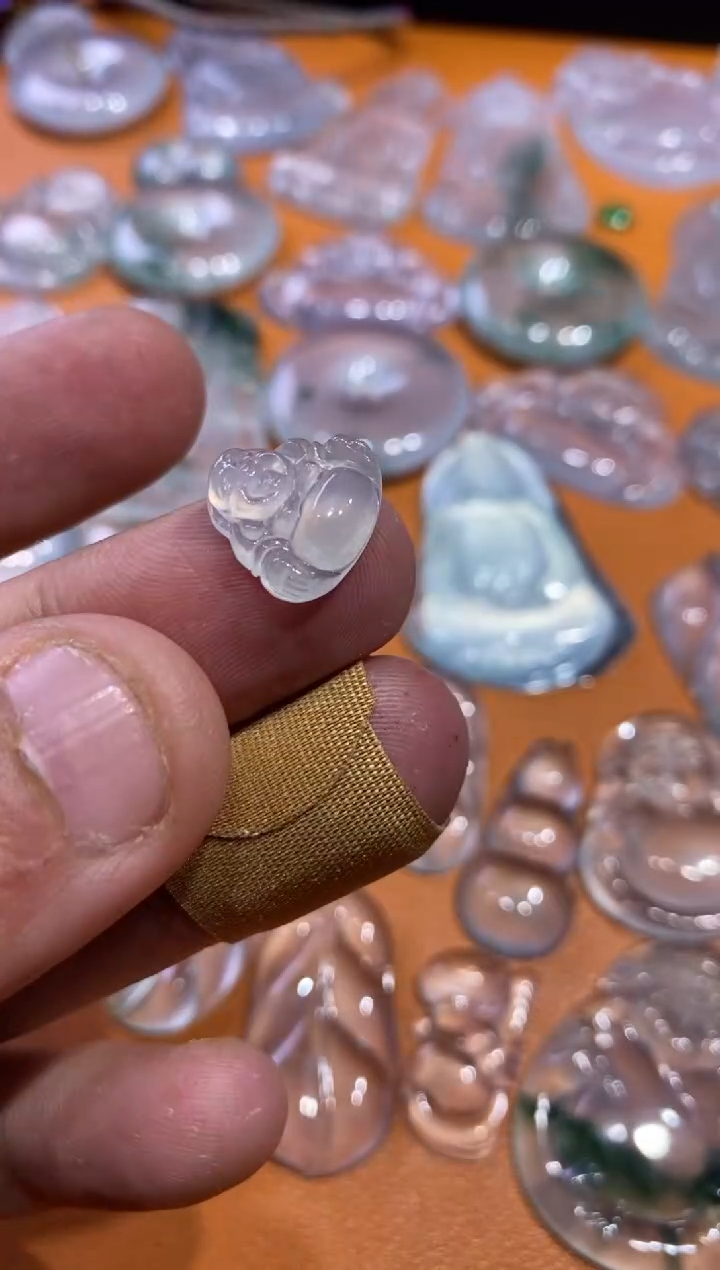 【闪购商品】翡翠颈饰未镶嵌佛公199