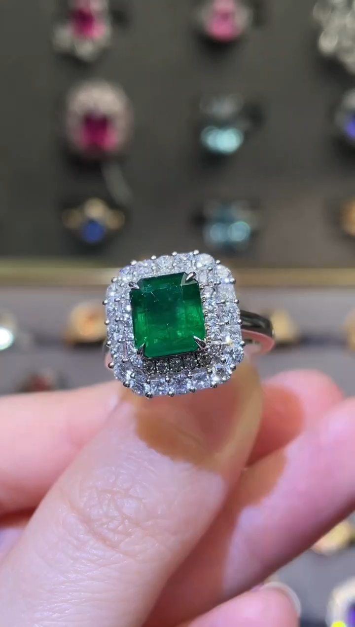 祖母绿戒指18K金镶嵌/吉尔德/vvg/赞比亚/2.7ct