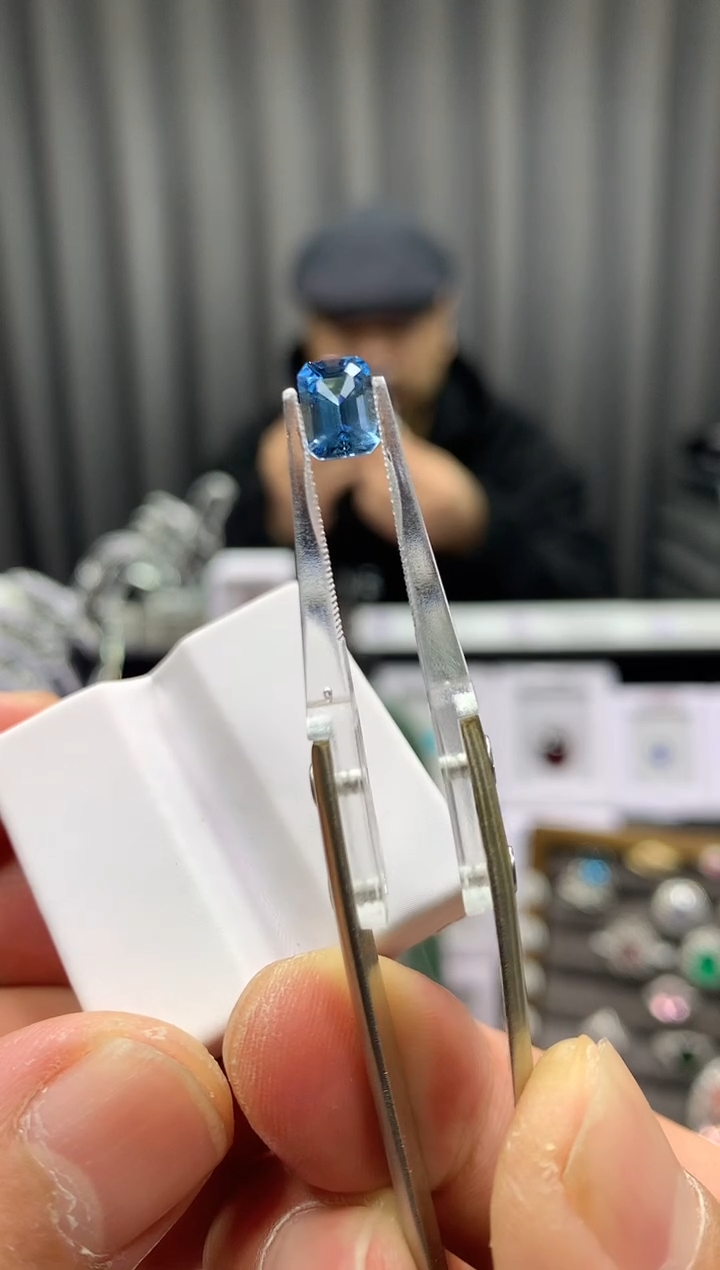 【闪购商品】海蓝宝石笔搁未镶嵌0.9ct 82