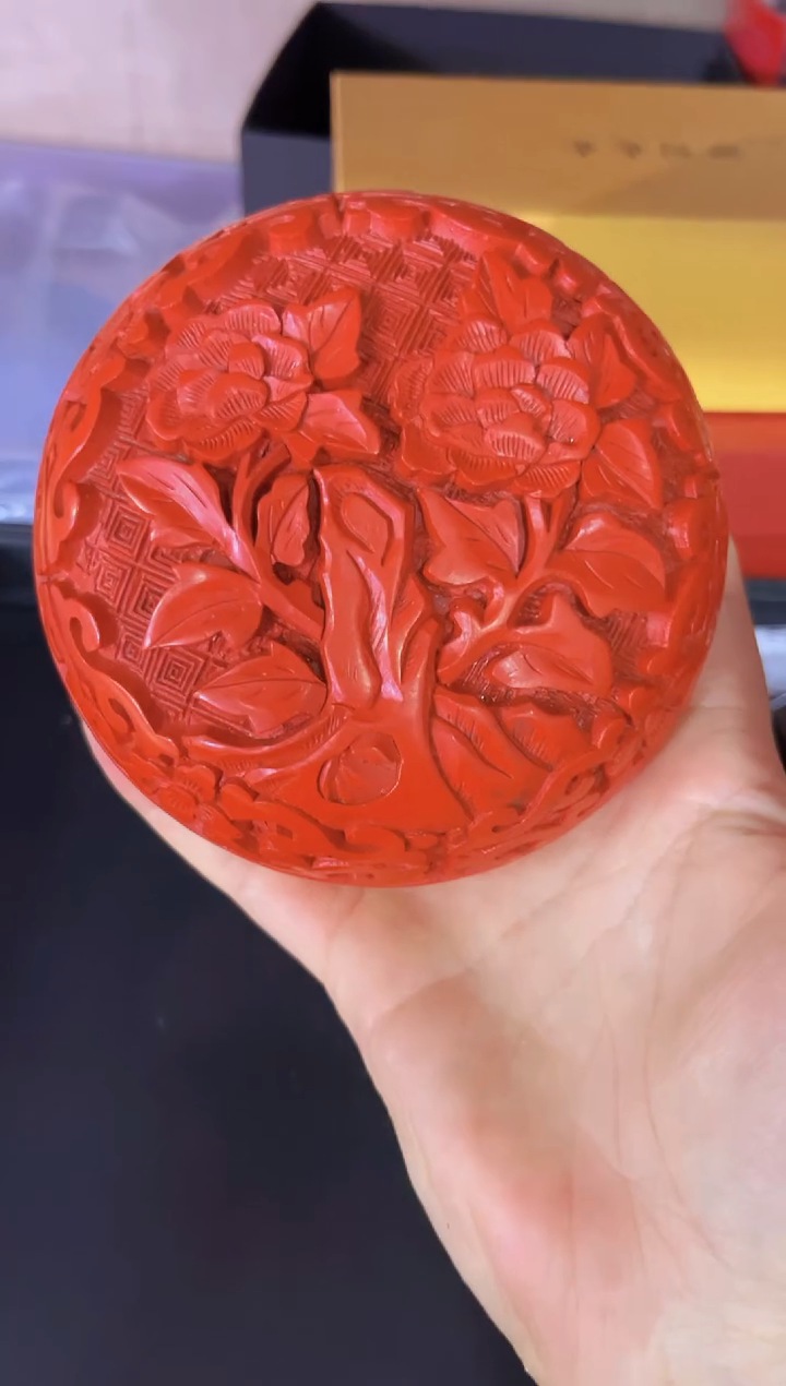 非遗绝技 雕漆铜胎盒子