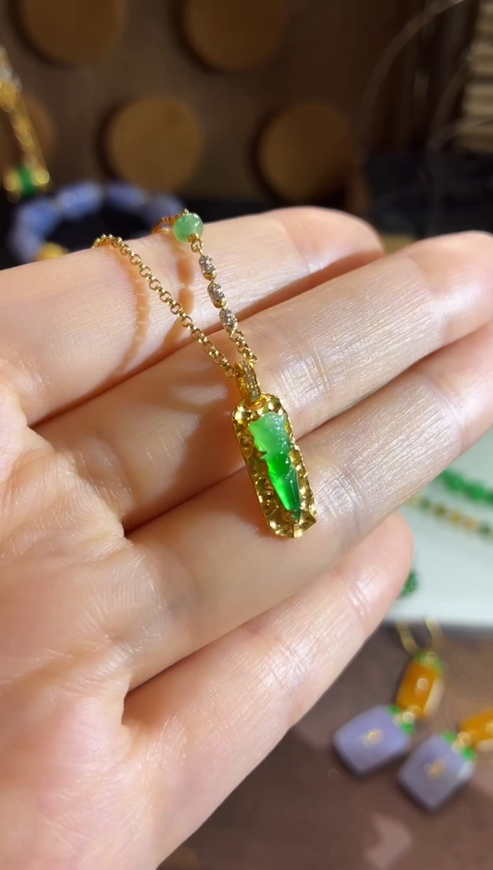 吊坠(不含链)18K金镶嵌翡翠吊坠