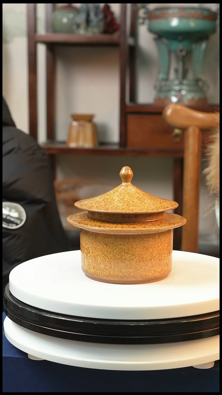 黄金釉天坛茶叶罐