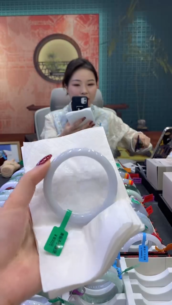 【闪购商品】翡翠手镯未镶嵌多人07778