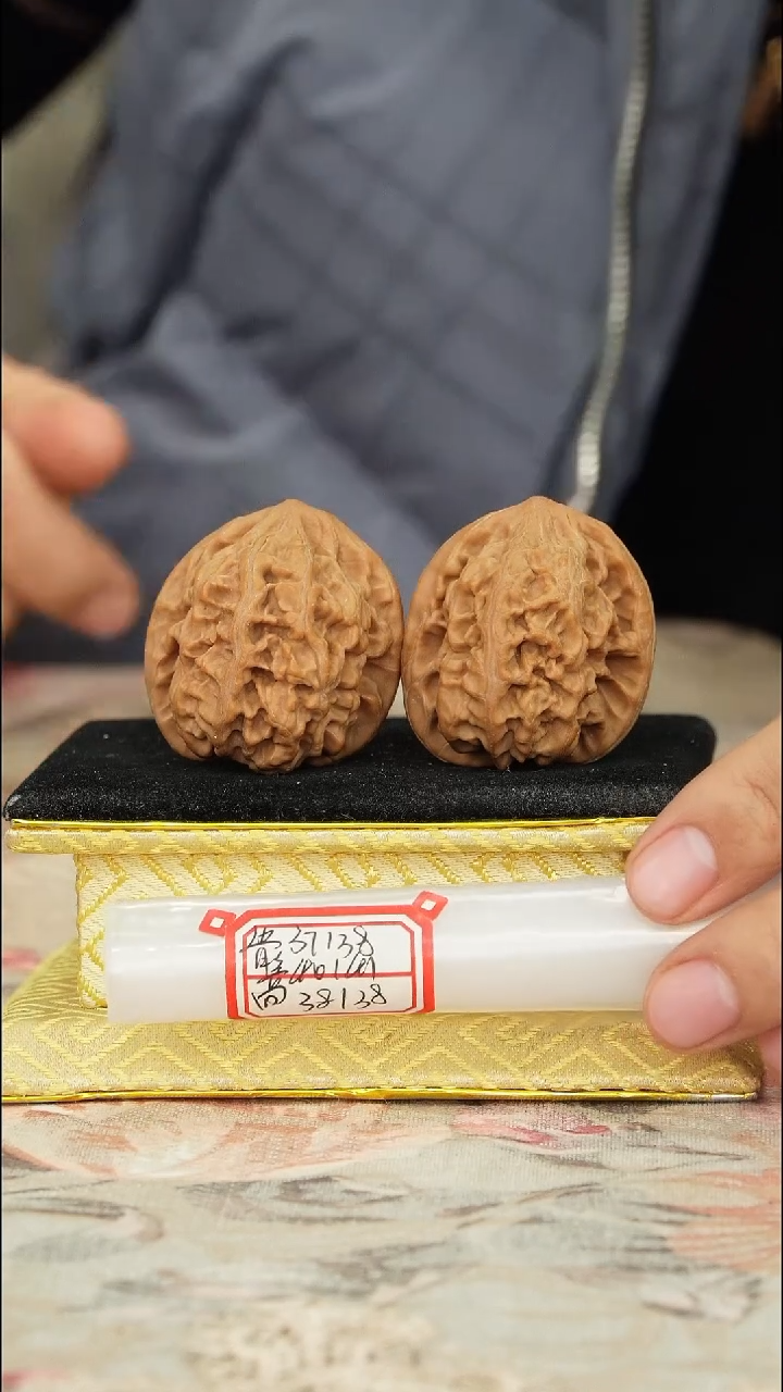 【闪购商品】文玩核桃把件马蹄