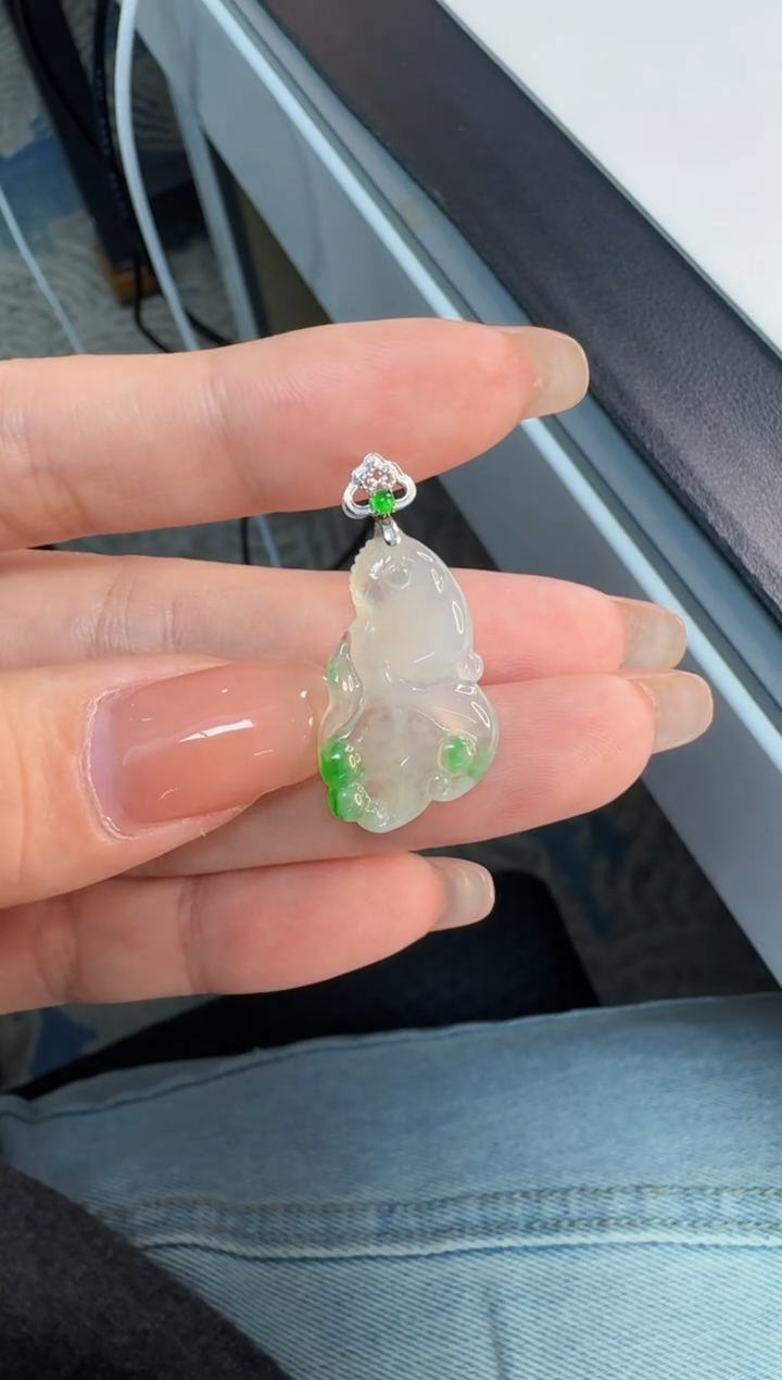 颈饰18K金镶嵌翡翠蔚**薰缅甸A货翡翠