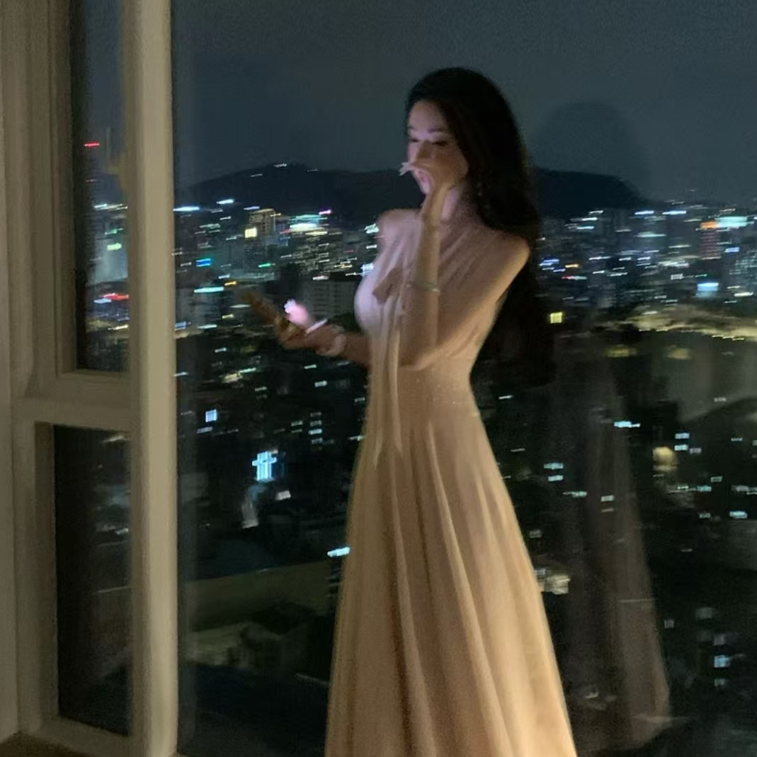 2025新款时尚无袖夏季高级感长裙休闲风网红吊带裙轻奢长款连衣裙