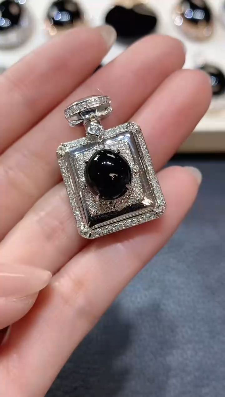 【闪购商品】翡翠吊坠(不含链)18K金镶嵌D30墨翠
