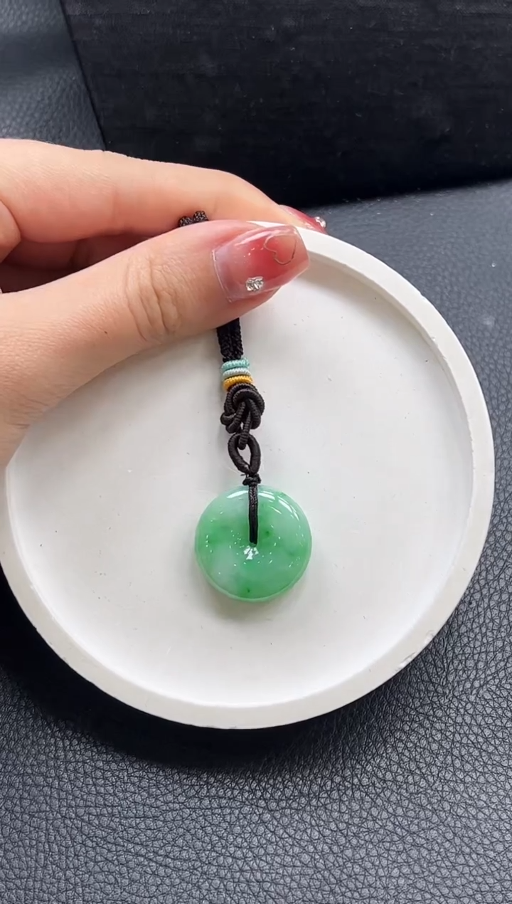 【闪购商品】翡翠颈饰未镶嵌平安扣