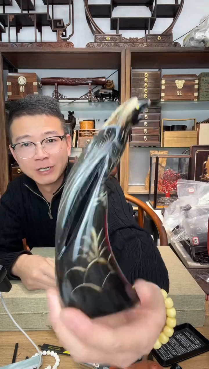 乌木类书架510角雕刻鹦鹉摆件