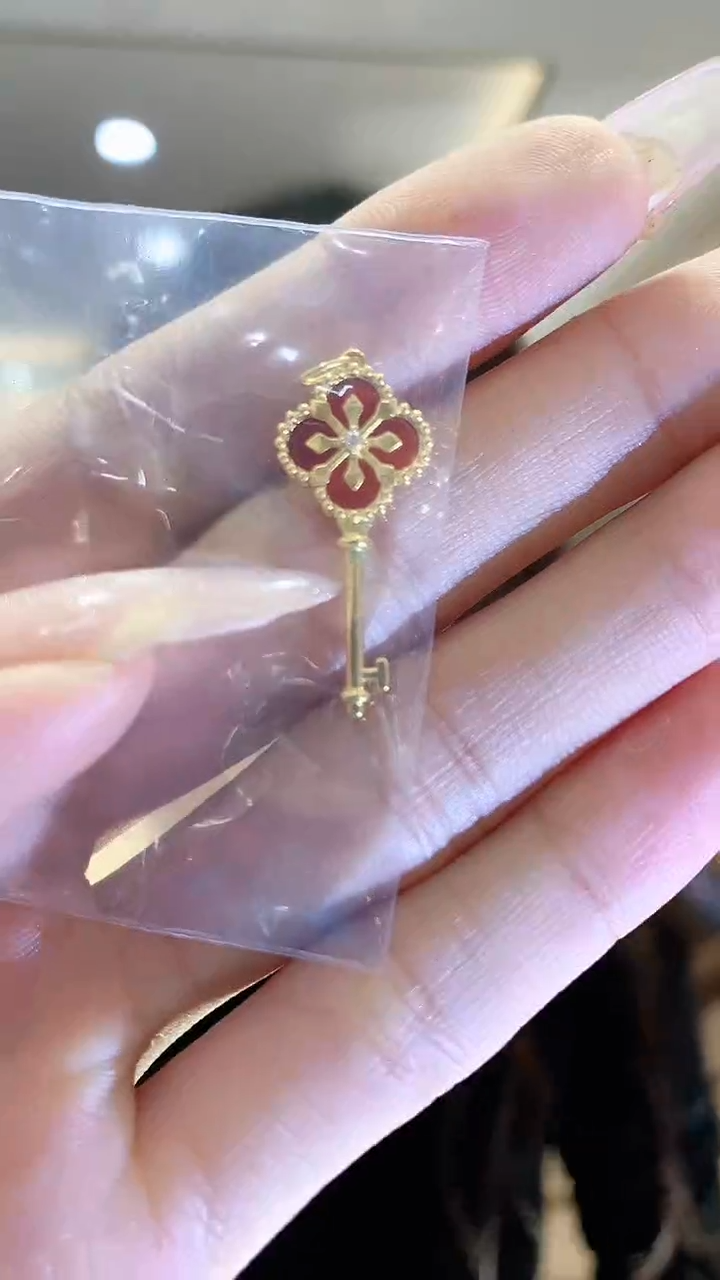 【闪购商品】玛瑙/玉髓吊坠18K金镶嵌吊坠