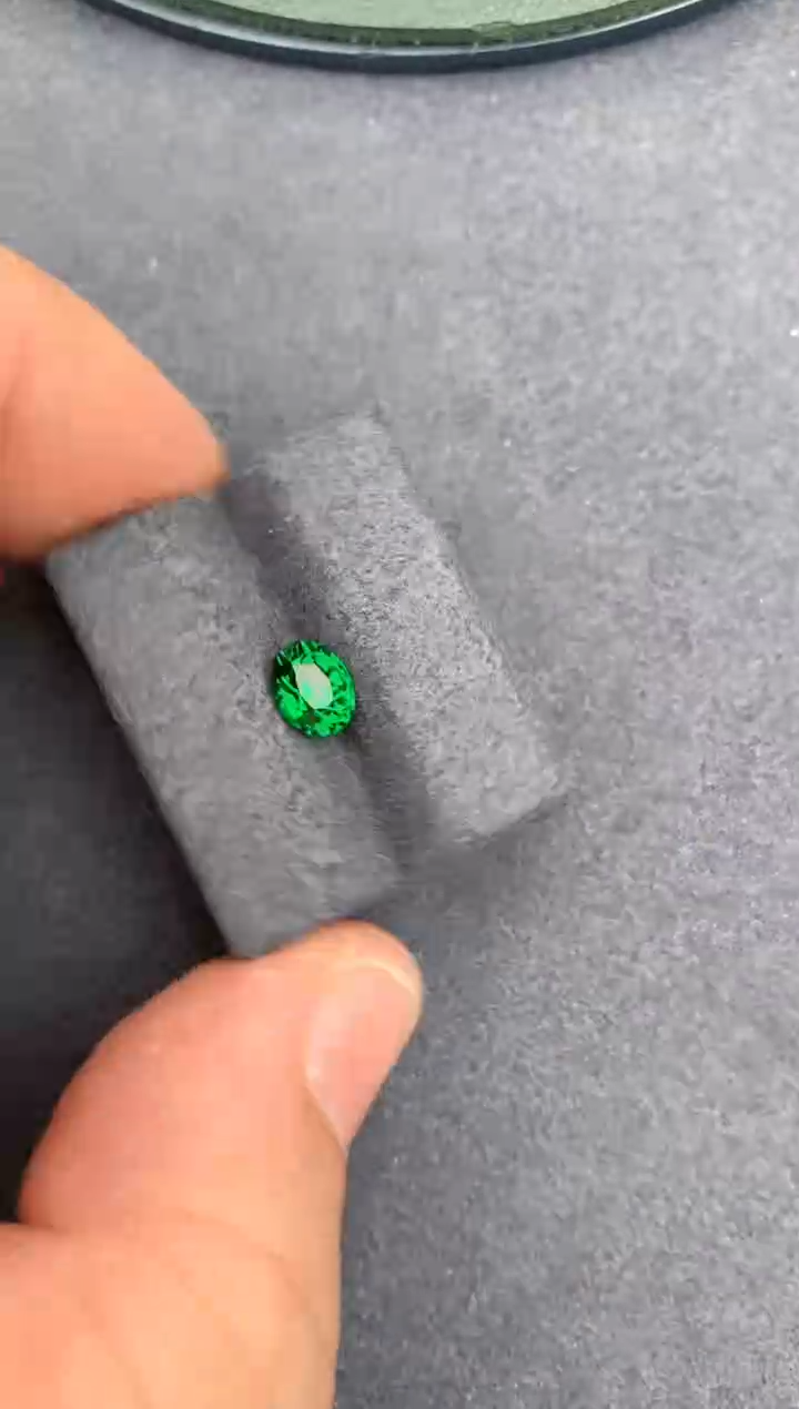 【闪购商品】石榴石裸石未镶嵌1ct沙弗莱