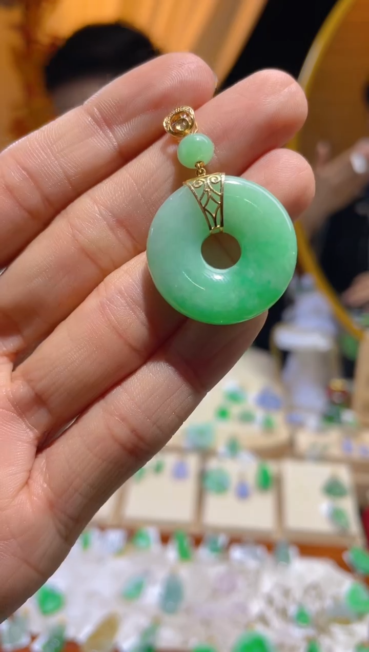 【闪购商品】翡翠颈饰18K金镶嵌假一赔三