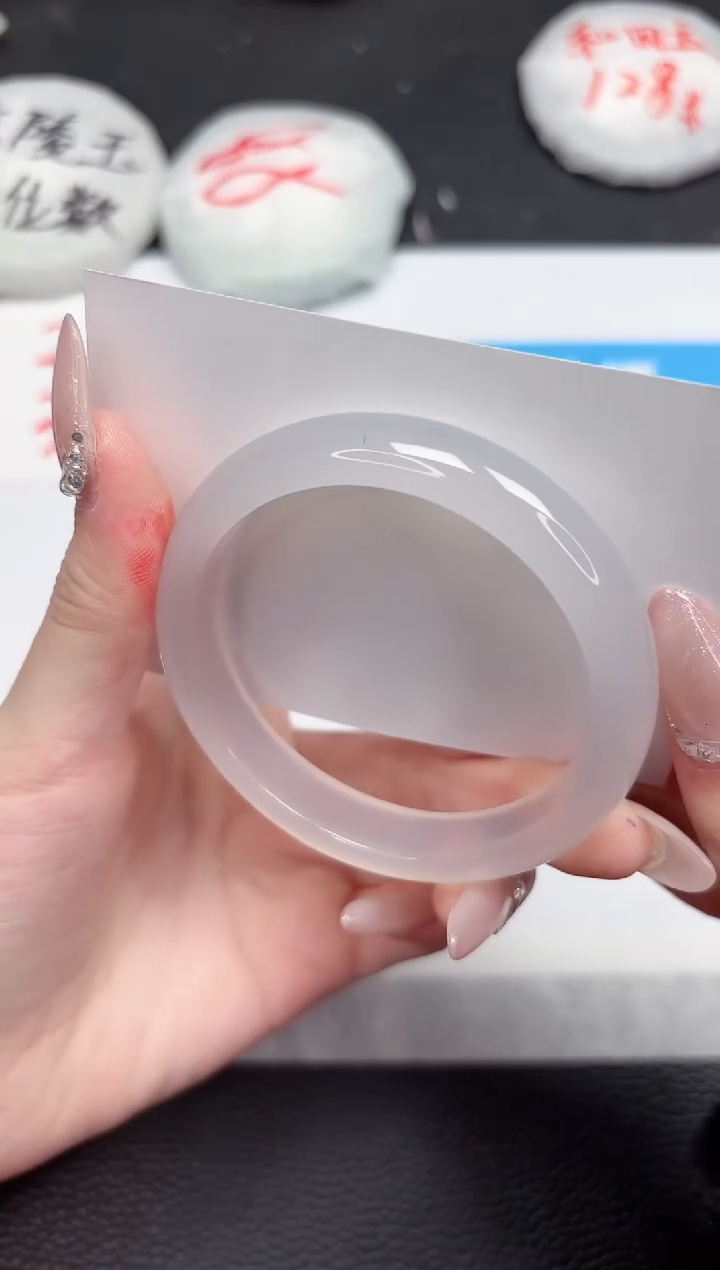 【闪购商品】石英质玉手镯未镶嵌390-55.8