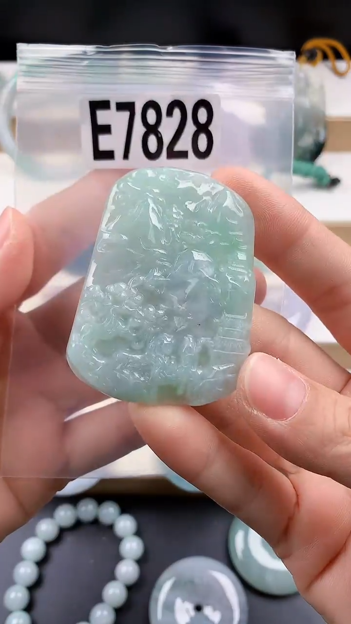 颈饰未镶嵌翡翠天然翡翠吊坠挂件