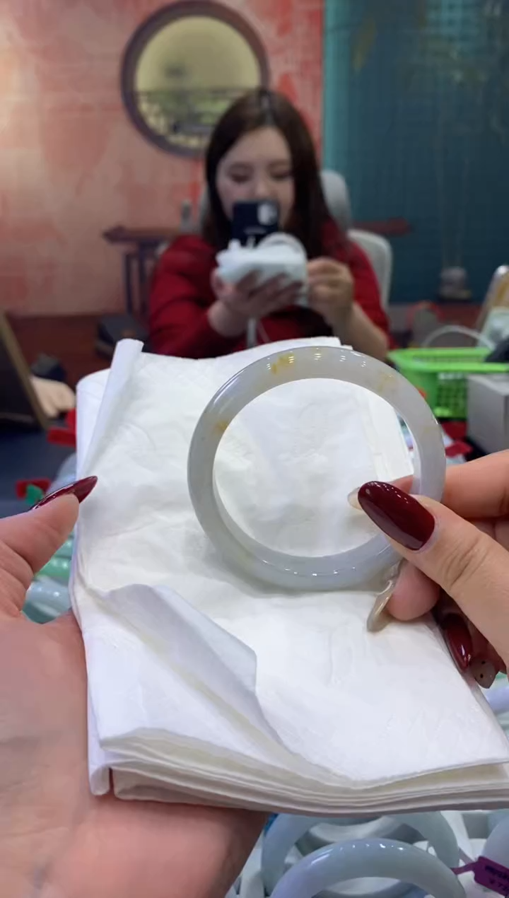 【闪购商品】翡翠手镯未镶嵌多人00057