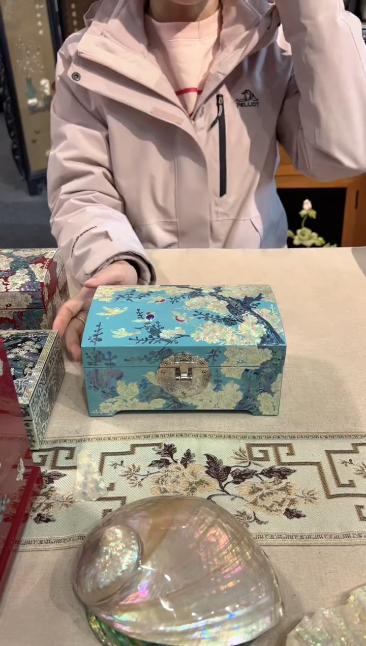 【闪购商品】鱼锁绒布底弘贝雅螺钿漆器文化馆