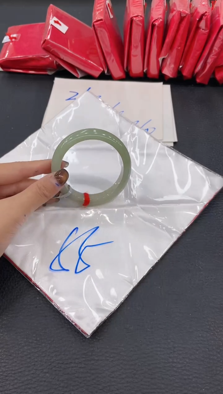 【闪购商品】翡翠手镯未镶嵌手镯