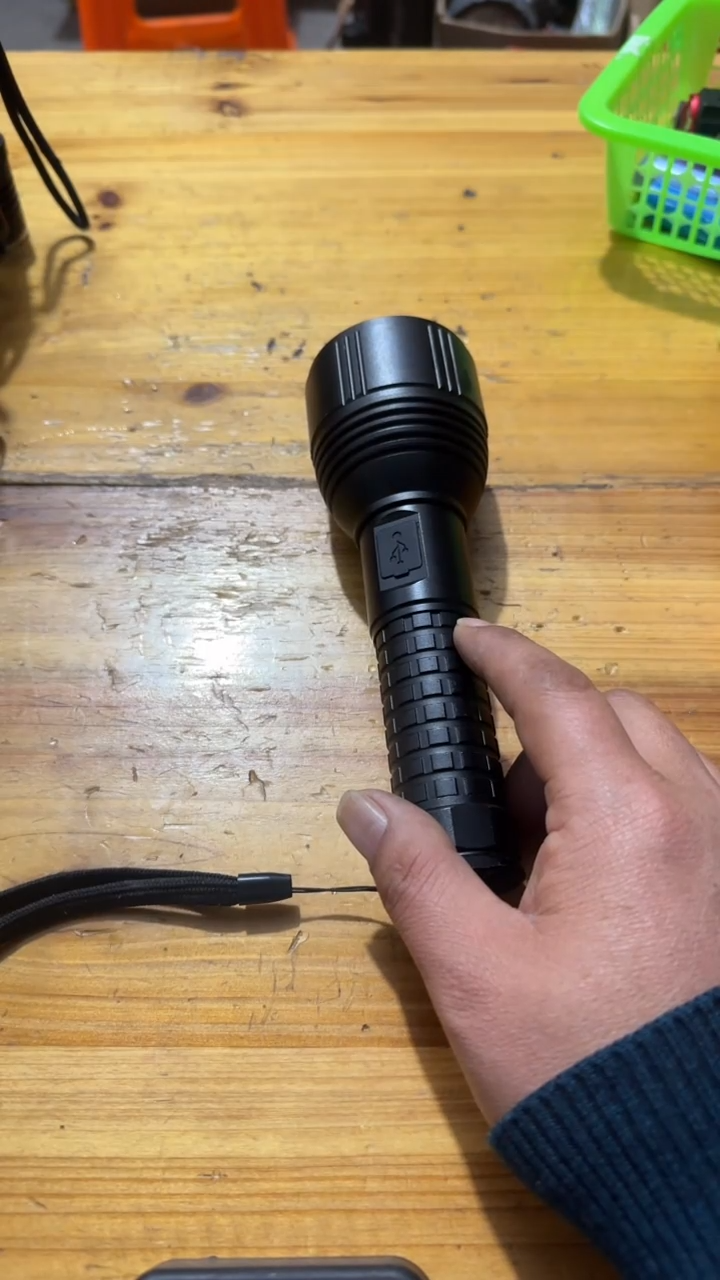 A839定焦手电26650款不带电池有瑕疵孤品