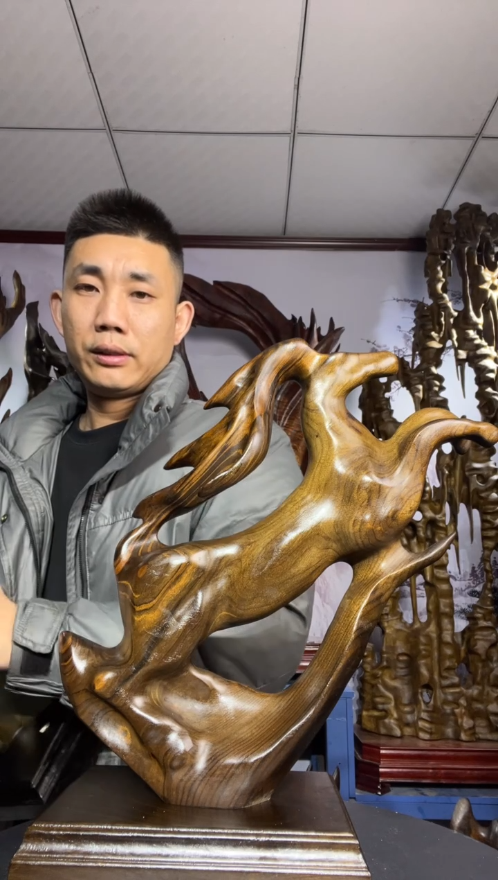 金丝楠木雕款李*良金丝楠木工艺品摆件
