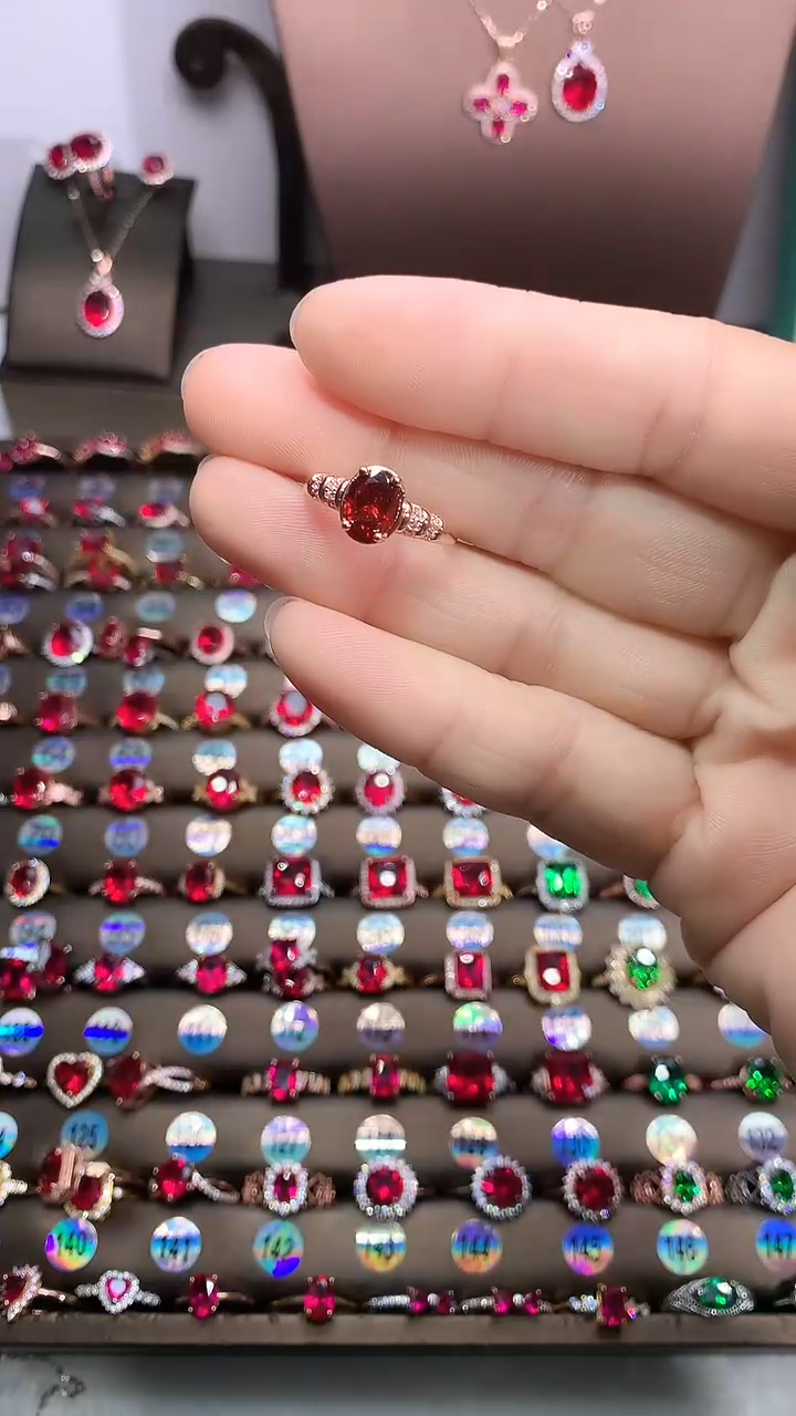 【闪购商品】石榴石戒指银S925镶嵌玫瑰金6.8