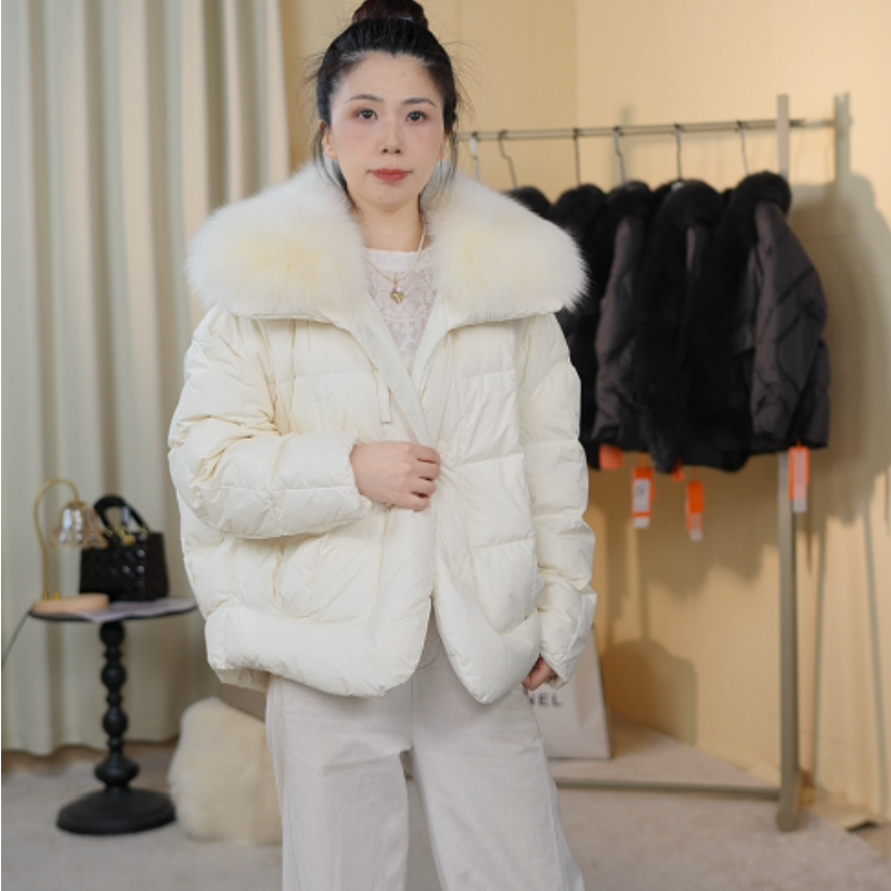 【琥珀流光】_9553鹅绒织梦狐狸毛领短款女款鹅绒羽绒服白色冬季