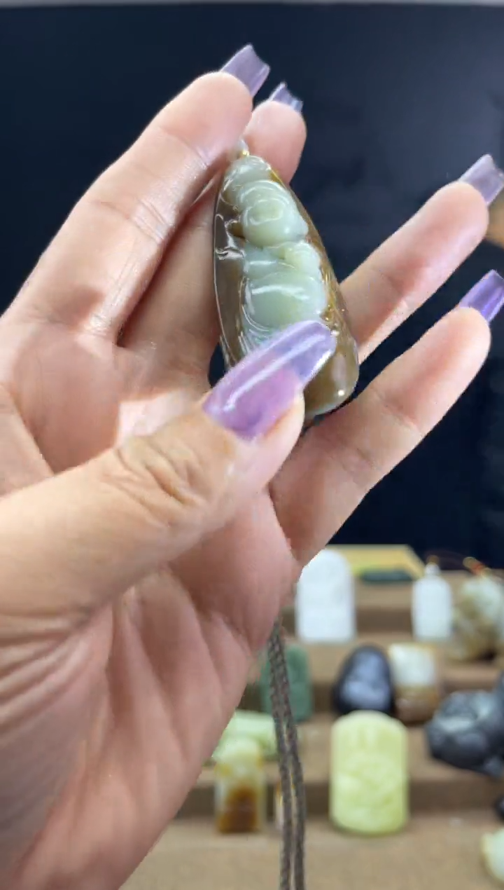 颈饰未镶嵌和田玉1