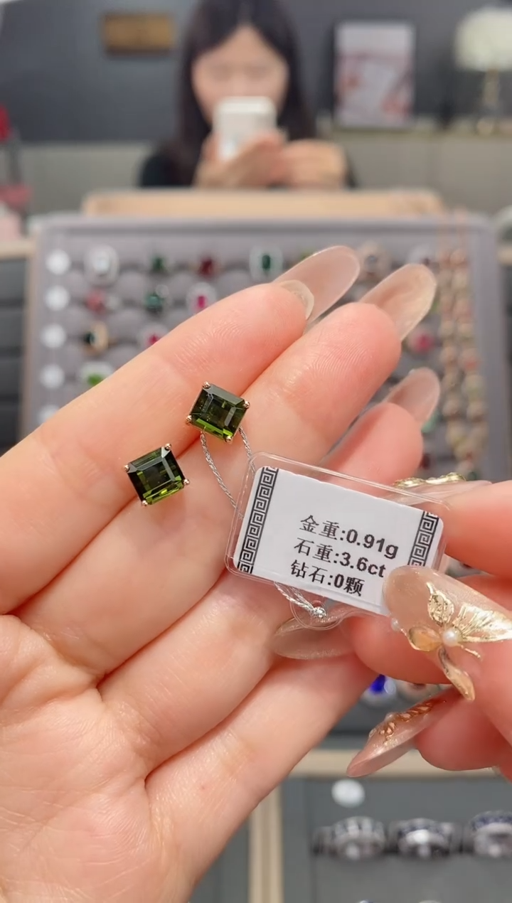 【闪购商品】碧玺耳饰18K金镶嵌3.6   