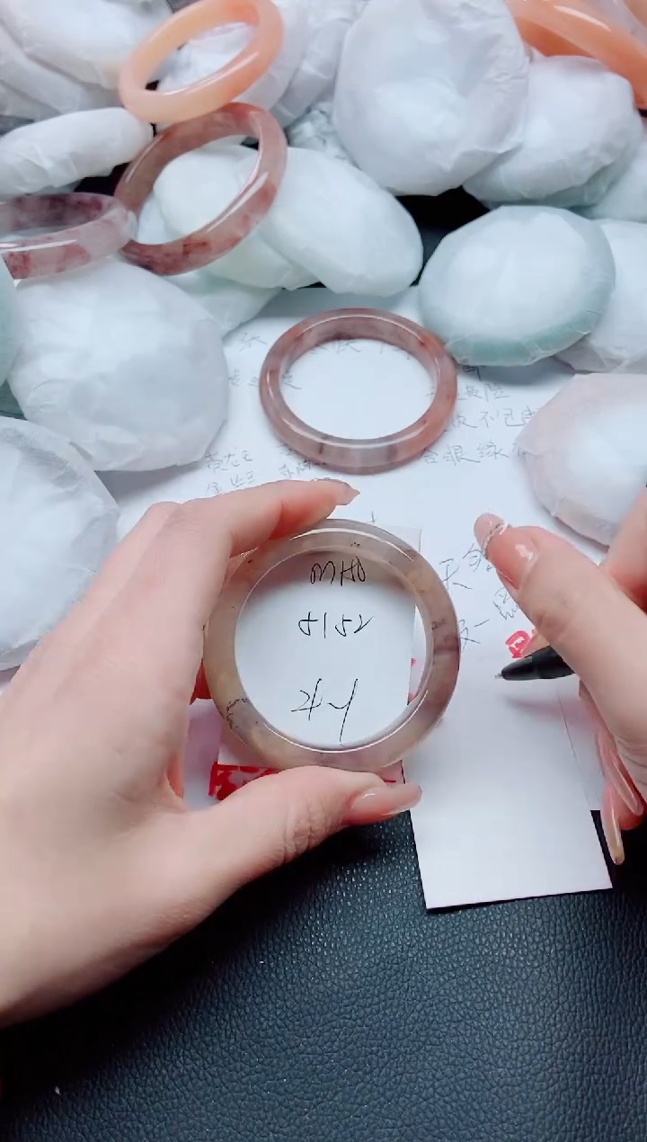 【闪购商品】石英质玉手镯未镶嵌M150-51/52