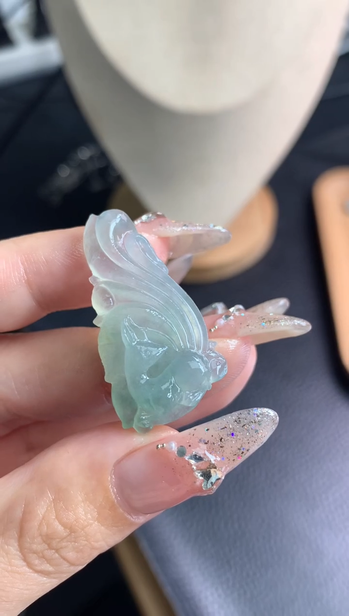 定制翡翠未镶嵌九尾狐