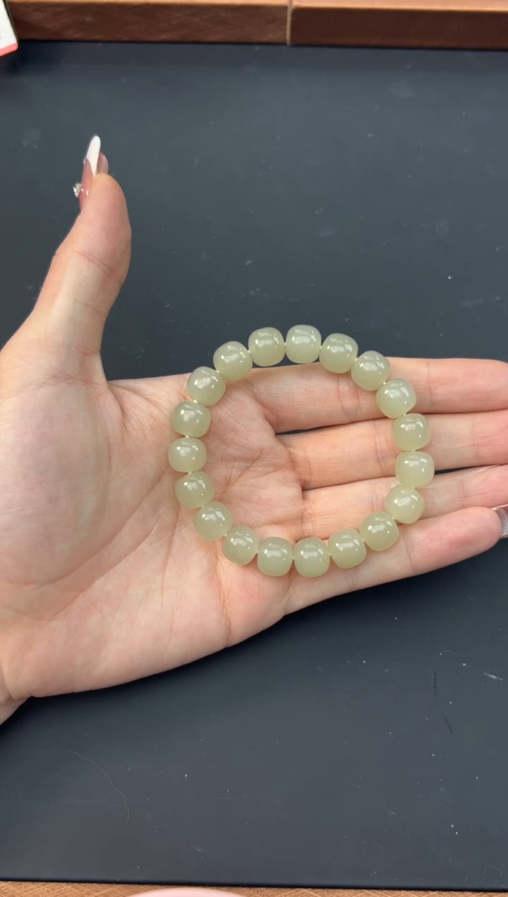 【闪购商品】和田玉手串未镶嵌且末微色差近矿老型卡10手串