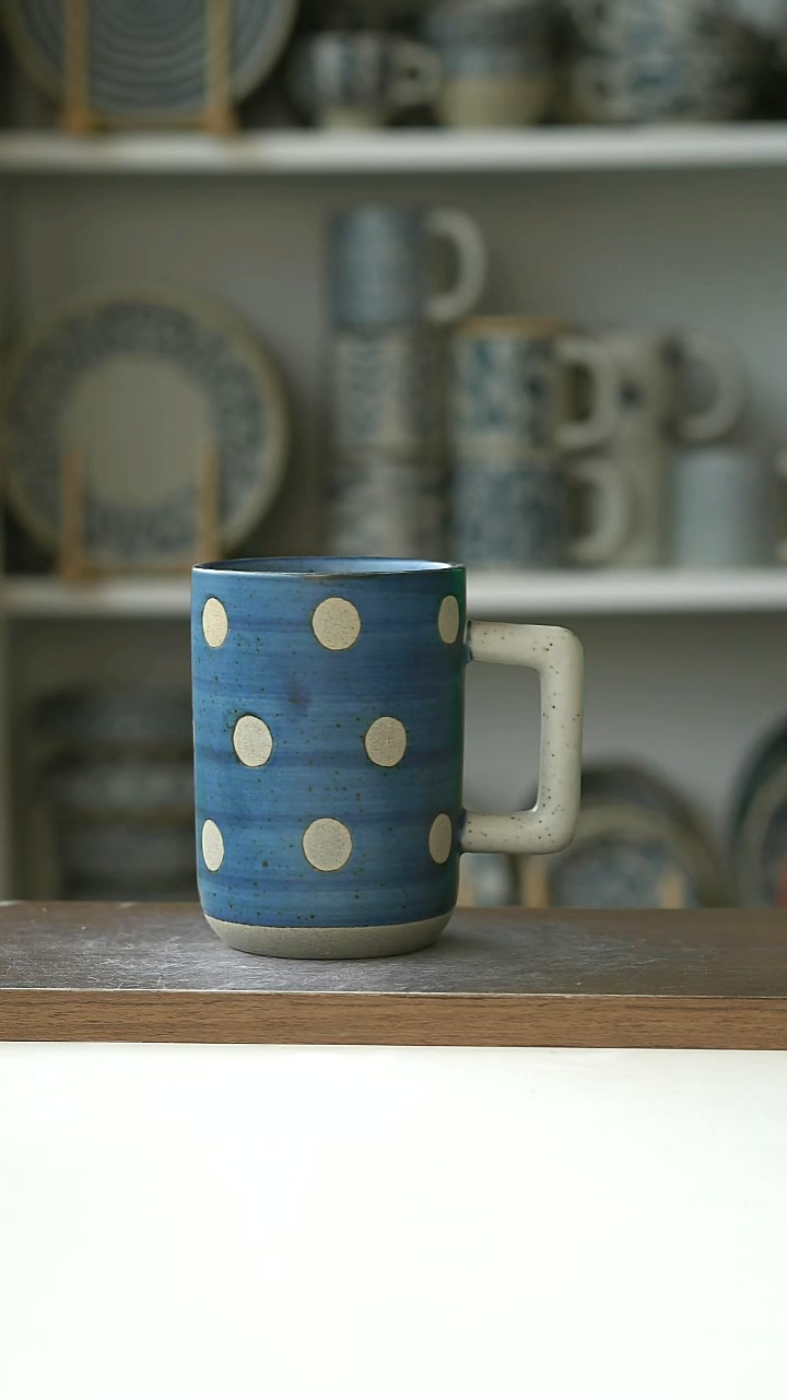 陶出丹麦BV粗陶手绘波点马克杯380ml@4-2@
