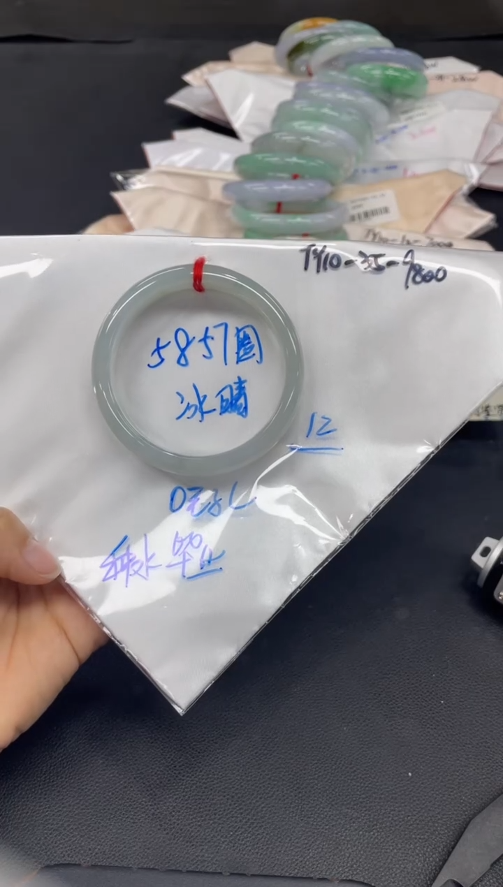 未镶嵌手镯翡翠翡翠手镯