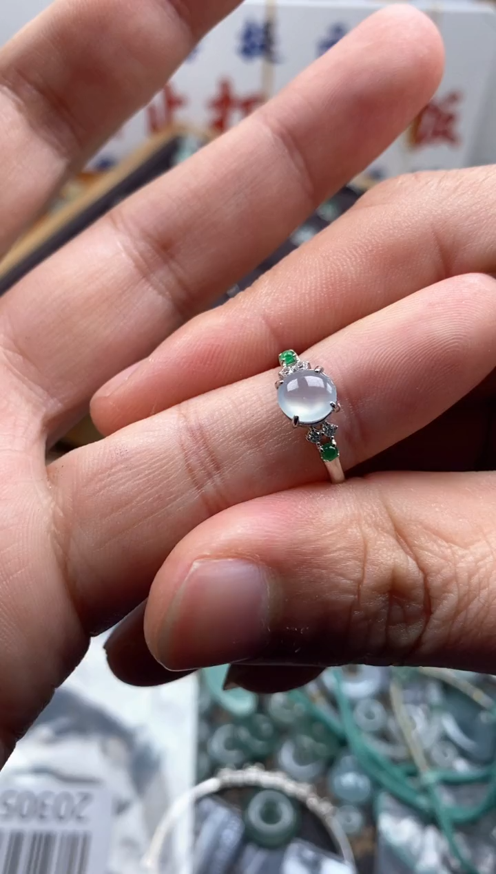 【闪购商品】翡翠颈饰未镶嵌哥哥