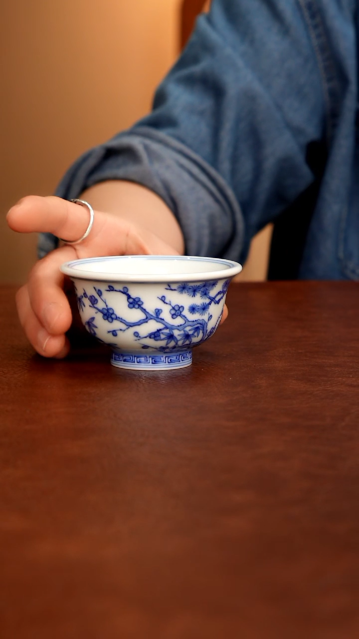 摆件陶夏都府美器看中闪美价，青花瓷手绘茶具~