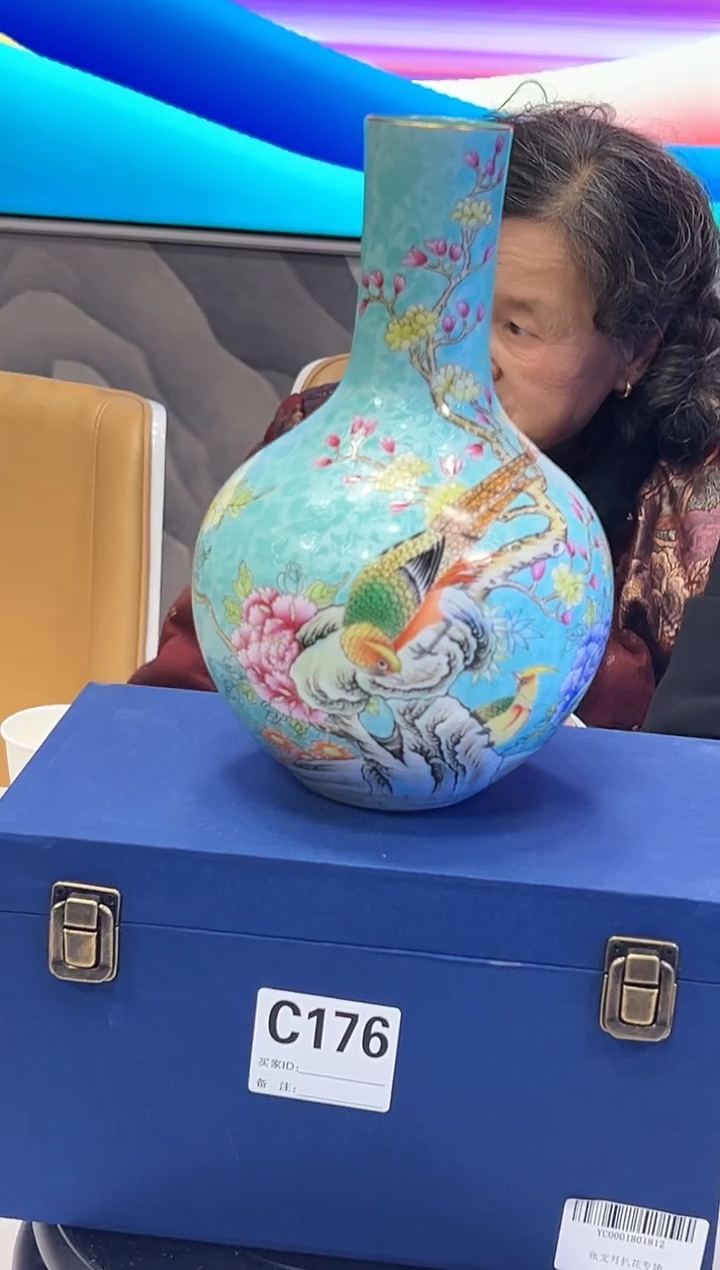 【闪购商品】瓶天青底扒花花鸟赏瓶176