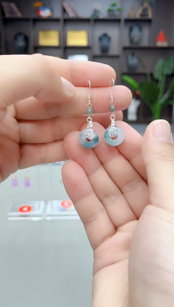 未镶嵌石英质玉（天山翠）耳饰721000