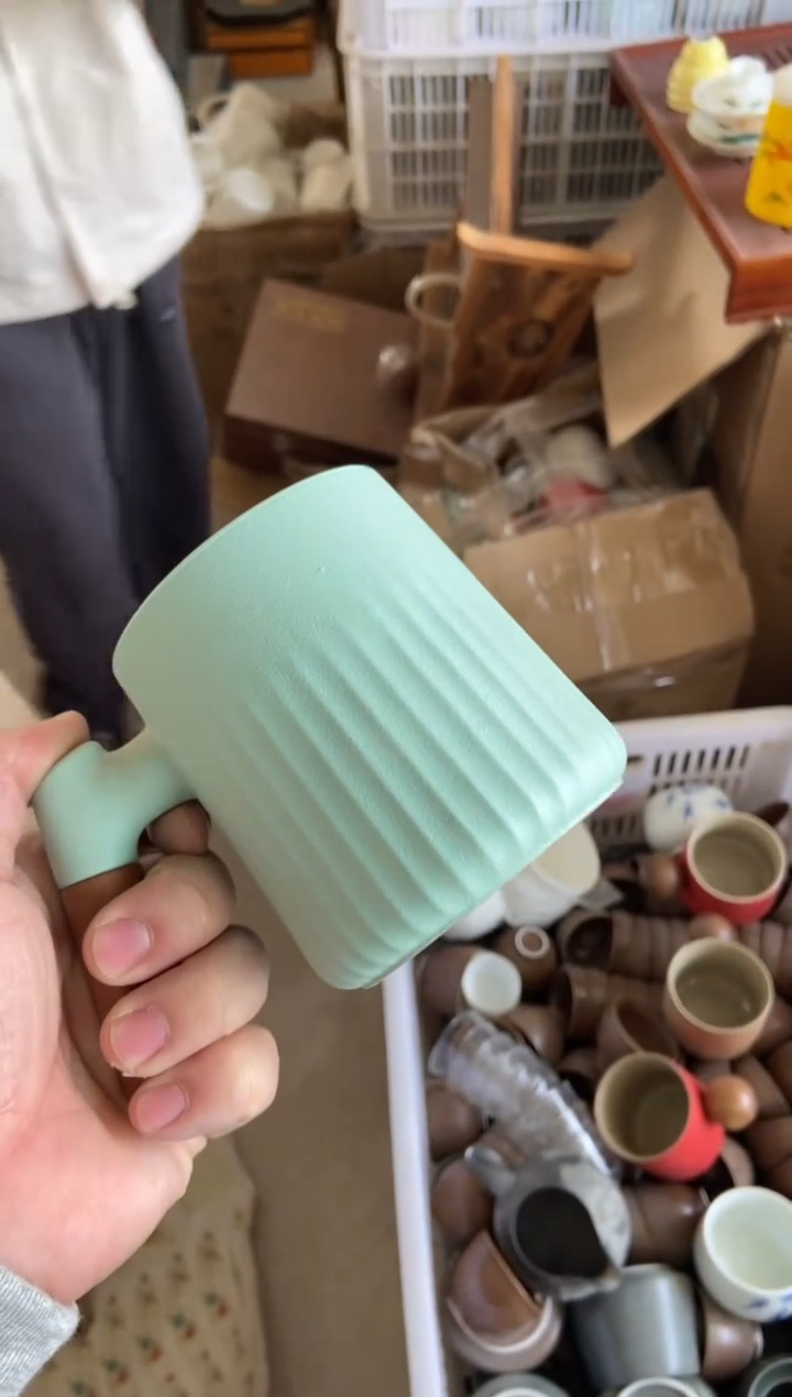 无运费险有瑕疵的摄影的产品有使用过的痕迹有点脏介意勿拍