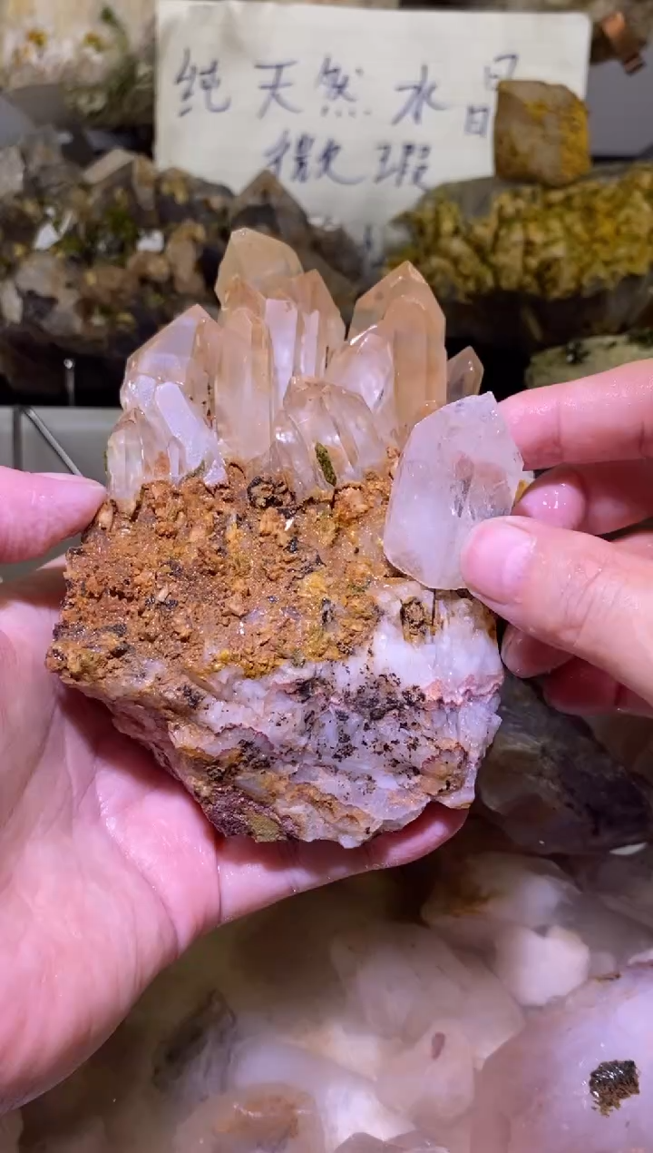未镶嵌珠宝半成品水晶小***闹四川美姑超七花园水晶