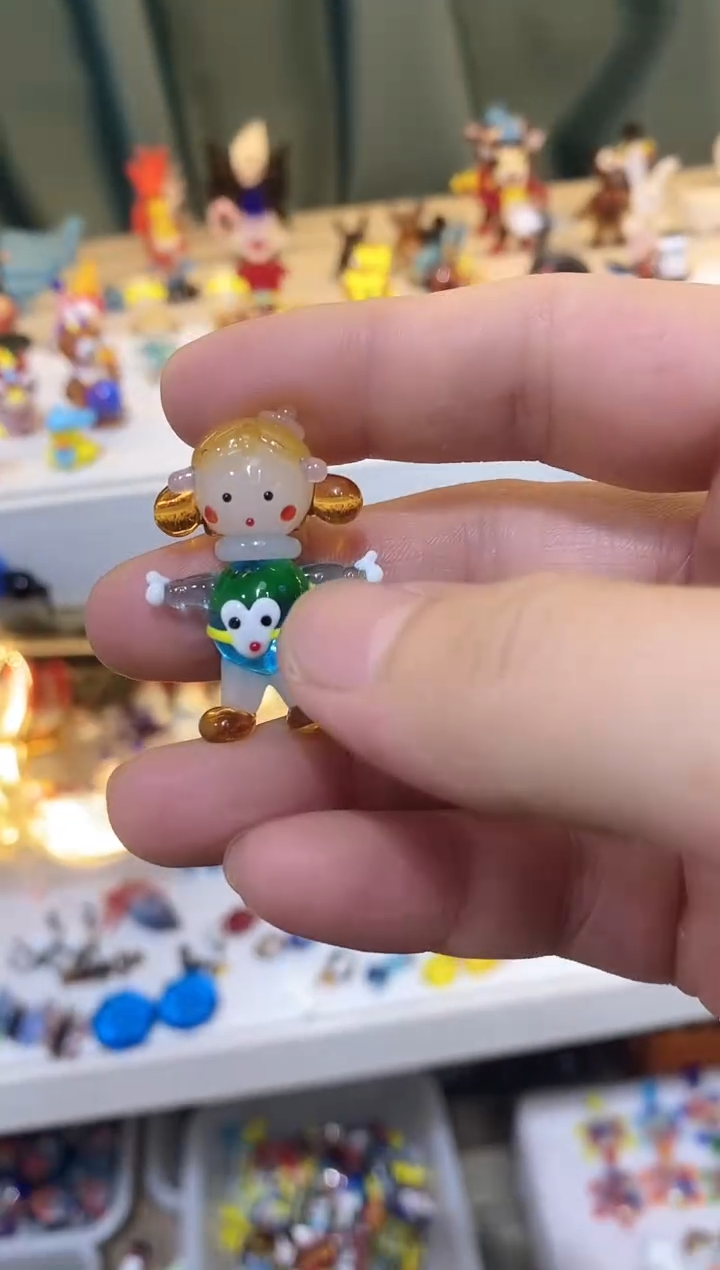 琉璃手工艺品小女孩
